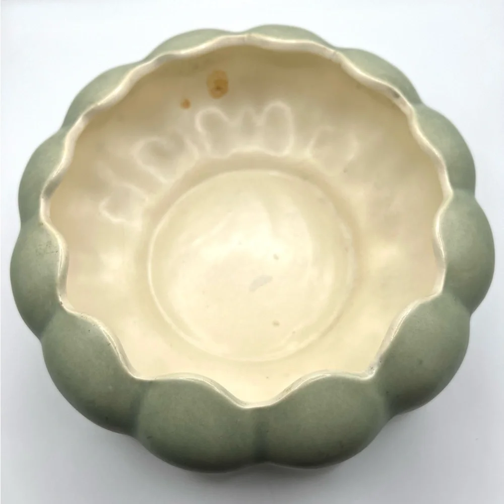 Vintage Red Wing Pottery Scalloped Edge Light Green Planter #278 Bowl Vase MCM